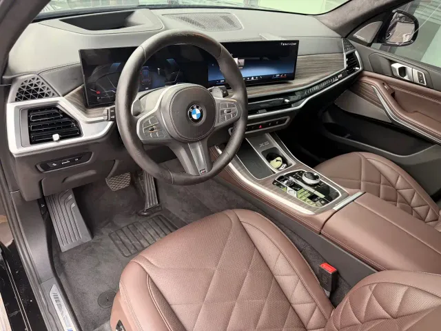 BMW BMW X5 2023 xDrive 40Li M Sport Black Night Package — Фото автомобиля 8