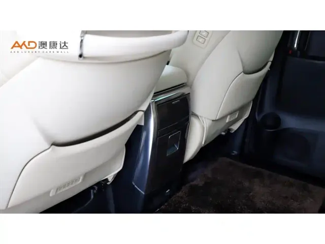 Toyota Alphard — Фото автомобиля 10