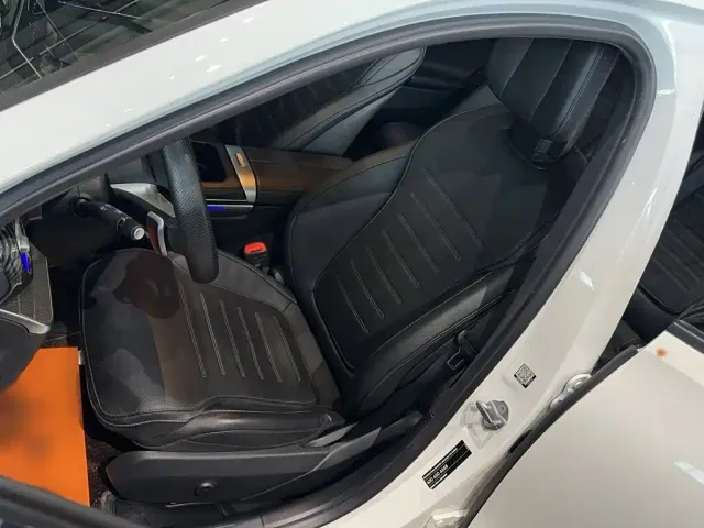 Mercedes-Benz C-Class — Фото автомобиля 11