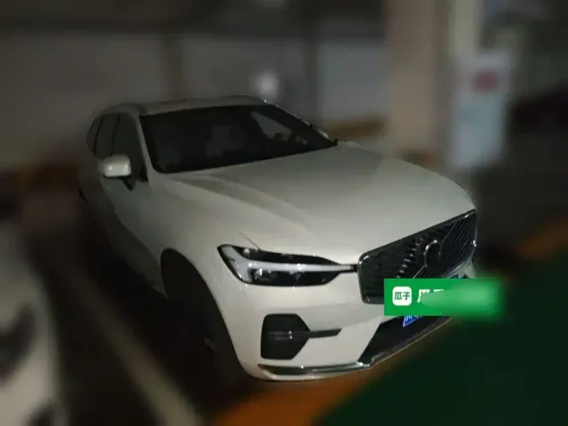 Volvo XC60 — Фото автомобиля 3