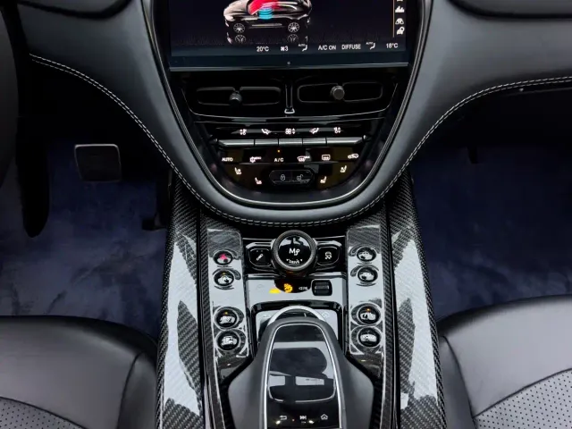 Aston Martin DBX — Фото автомобиля 27
