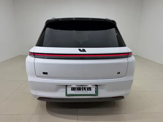 Li Auto L8 — Фото автомобиля 5