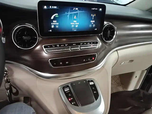 Mercedes-Benz V-Class — Фото автомобиля 12