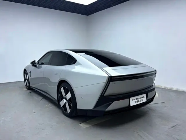 Xpeng P7 — Фото автомобиля 19