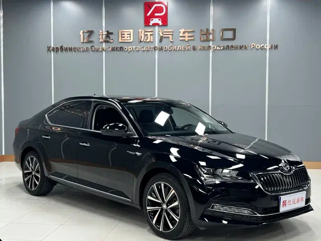 Skoda Superb — Фото автомобиля 3