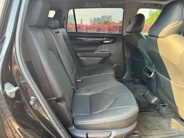 Toyota Highlander — Фото автомобиля 14