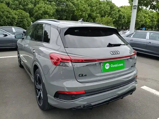 Audi Q4 e-tron — Фото автомобиля 4