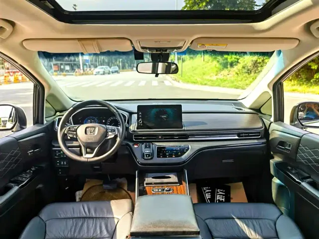 Honda Elysion — Фото автомобиля 8