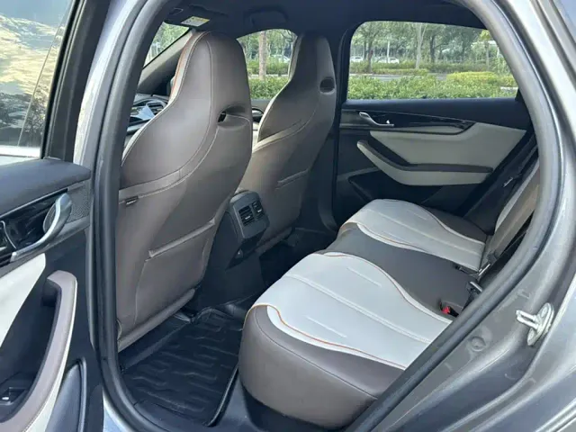 BYD Qin PLUS — Фото автомобиля 8