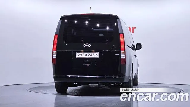 Hyundai Staria Staria 4WD Tourer 9 мест — Фото автомобиля 4