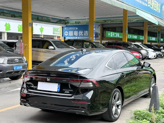 Honda Accord — Фото автомобиля 11