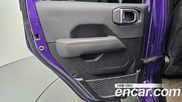Jeep Wrangler — Фото автомобиля 14