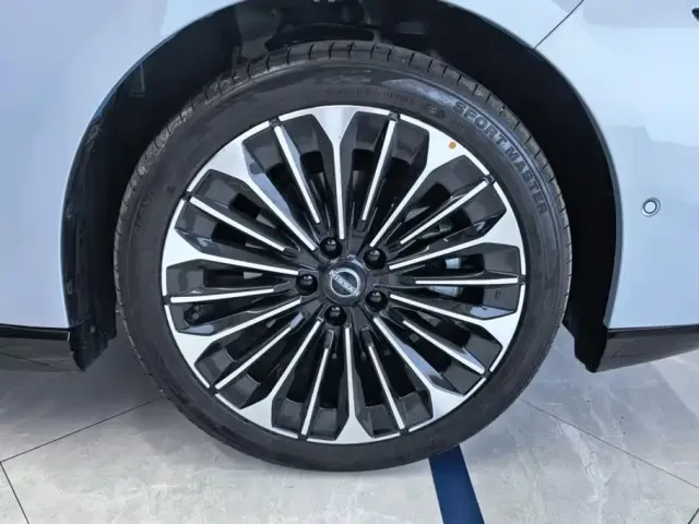 Nissan N7 — Фото автомобиля 6