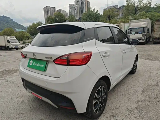 JMEV EV3 — Фото автомобиля 6