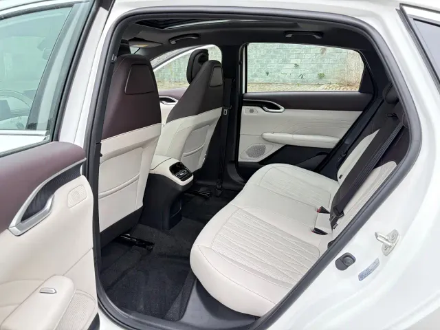 Changan Eado — Фото автомобиля 7