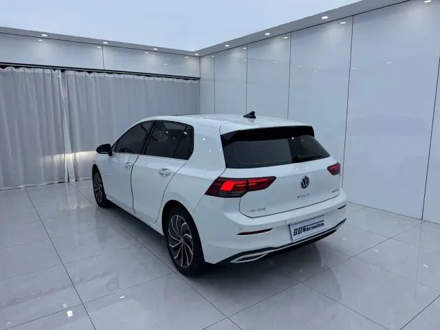 Volkswagen Golf — Фото автомобиля 6