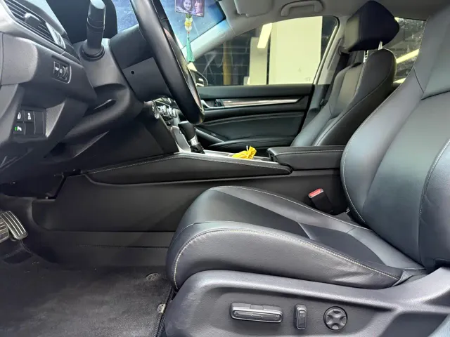 Honda Accord — Фото автомобиля 5