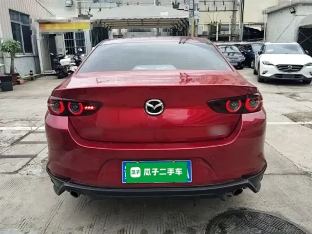Mazda Axela — Фото автомобиля 5