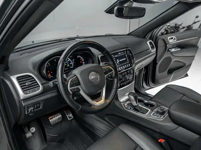 Jeep Grand Cherokee — Фото автомобиля 17