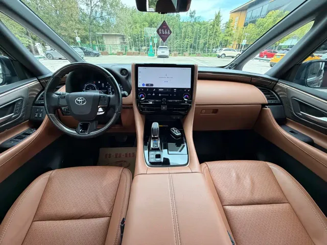 Toyota Alphard — Фото автомобиля 6