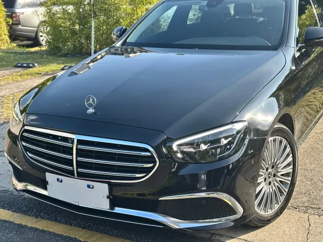 Mercedes-Benz E-Class — Фото автомобиля 4