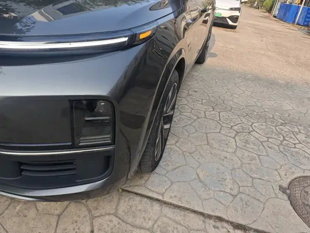 Li Auto L9 — Фото автомобиля 5