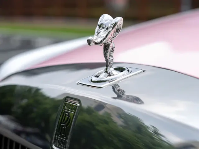 Rolls-Royce Phantom — Фото автомобиля 10