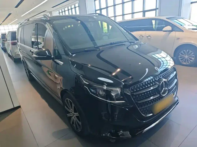 Mercedes-Benz V-Class — Фото автомобиля 3