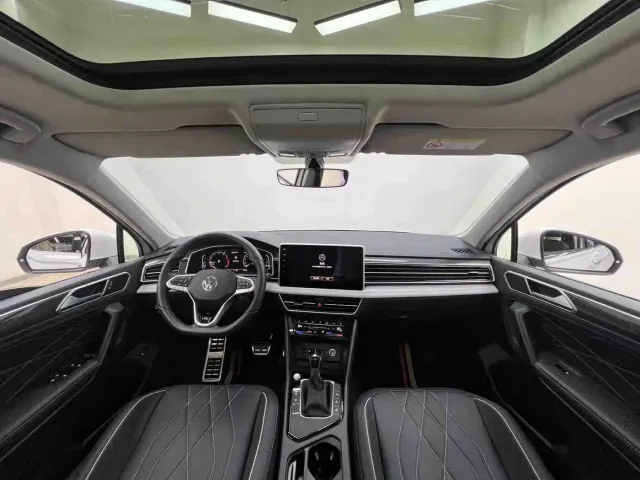 Volkswagen Tiguan L — Фото автомобиля 16
