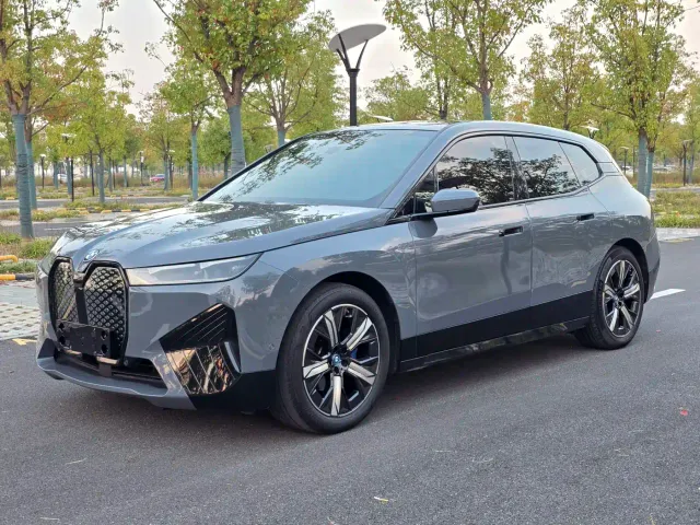 Фотография автомобиля — BMW iX