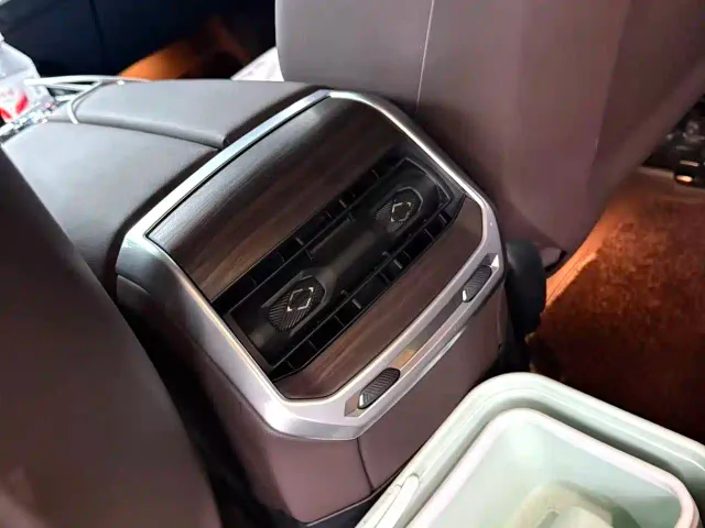 BMW 7 Series — Фото автомобиля 3