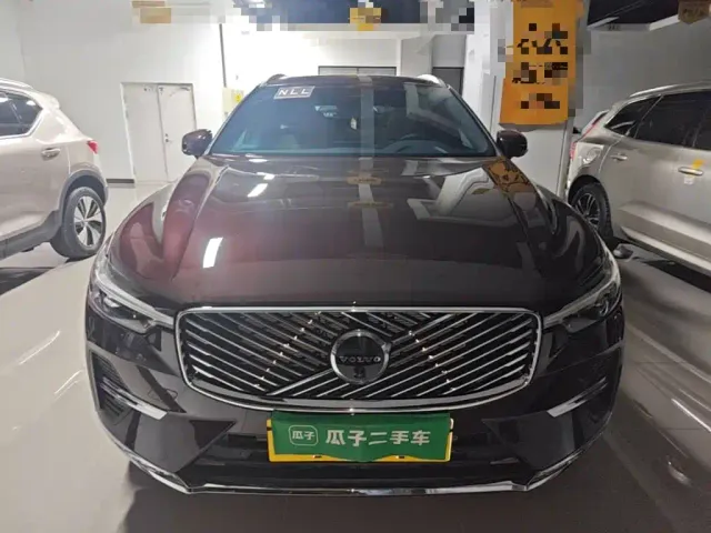 Volvo XC60 — Фото автомобиля 2
