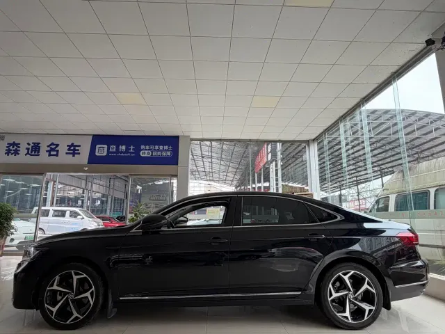 Volkswagen Passat — Фото автомобиля 4