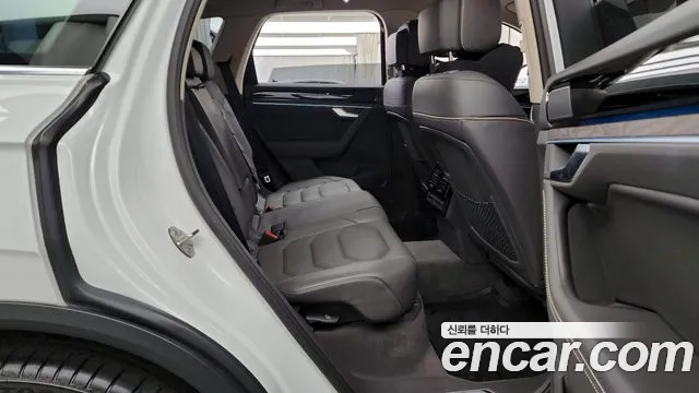 Volkswagen Touareg Touareg 3 поколение 3.0 TDI Prestige — Фото автомобиля 12