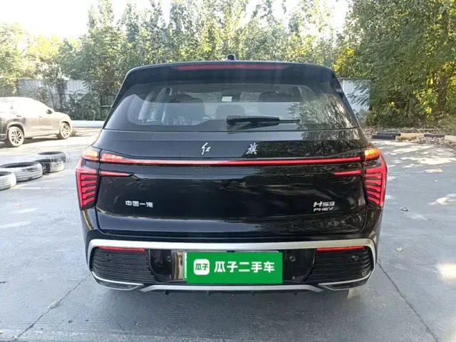 Hongqi HS3 PHEV — Фото автомобиля 5