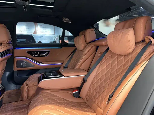 Mercedes-Benz S-Class — Фото автомобиля 13