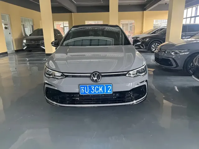 Volkswagen Golf — Фото автомобиля 2