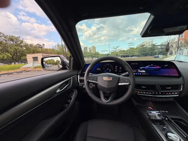Cadillac CT5 — Фото автомобиля 12