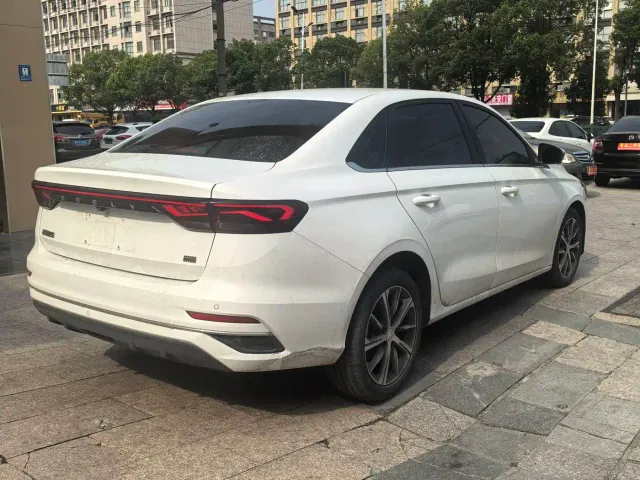 Geely Emgrand — Фото автомобиля 7