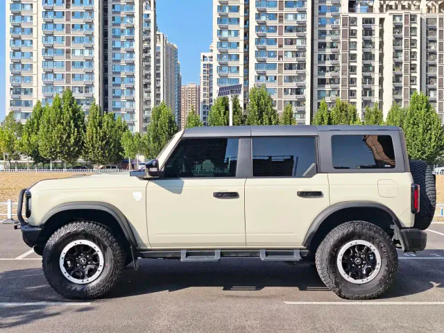 Ford Bronco — Фото автомобиля 2