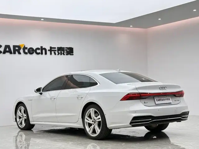 Audi A7L — Фото автомобиля 3