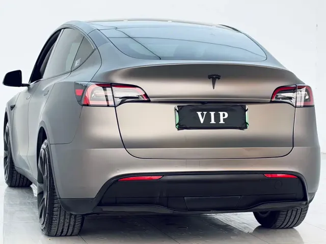 Tesla Model Y — Фото автомобиля 9