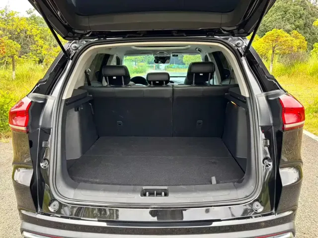 Geely Boyue — Фото автомобиля 19