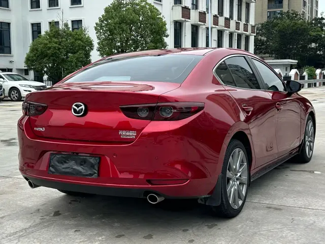 Mazda Axela — Фото автомобиля 23