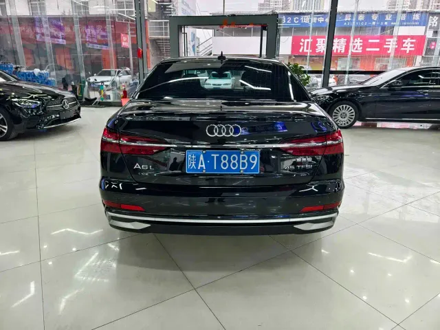 Audi A6L — Фото автомобиля 14