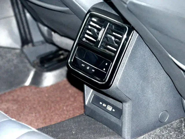Volkswagen Passat — Фото автомобиля 18