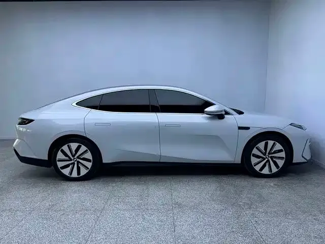 Geely Galaxy E8 — Фото автомобиля 5