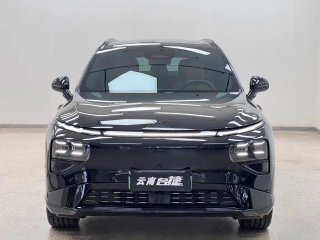 Xpeng G9 — Фото автомобиля 2