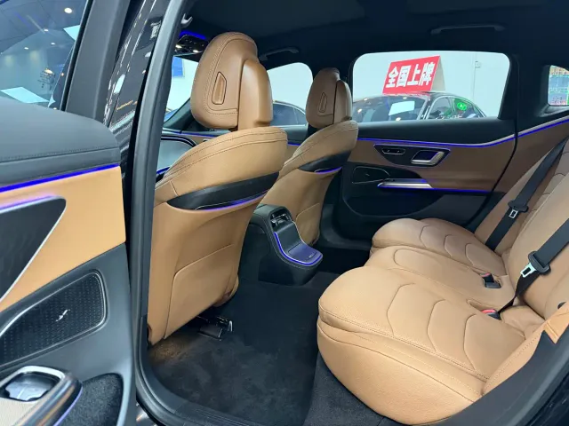 Mercedes-Benz E-Class — Фото автомобиля 10