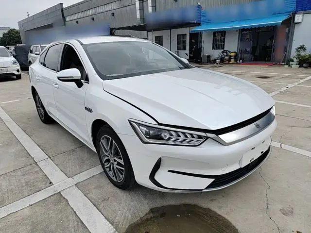 BYD Qin PLUS — Фото автомобиля 3